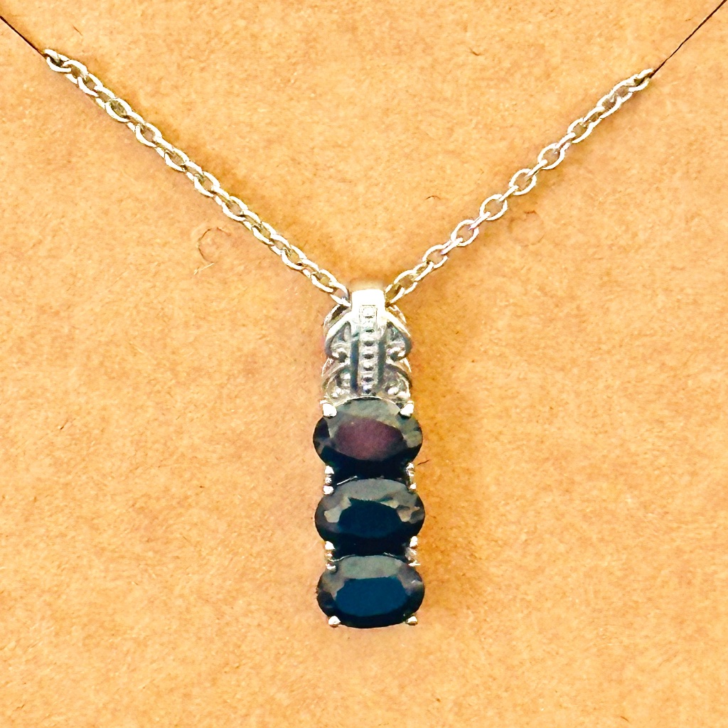Stainless Steel & Natural Black Spinel 3 Oval Stones Going Down Nwot